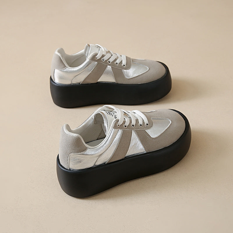 Sapatilhas de cano baixo para mulher - Couro de microfibra preto, Sola grossa, Casual e na moda, Sapatos versáteis para exterior, Calçado casual | Sapatos casuais na moda | Parte superior em microfibra, Sapatilhas-2T